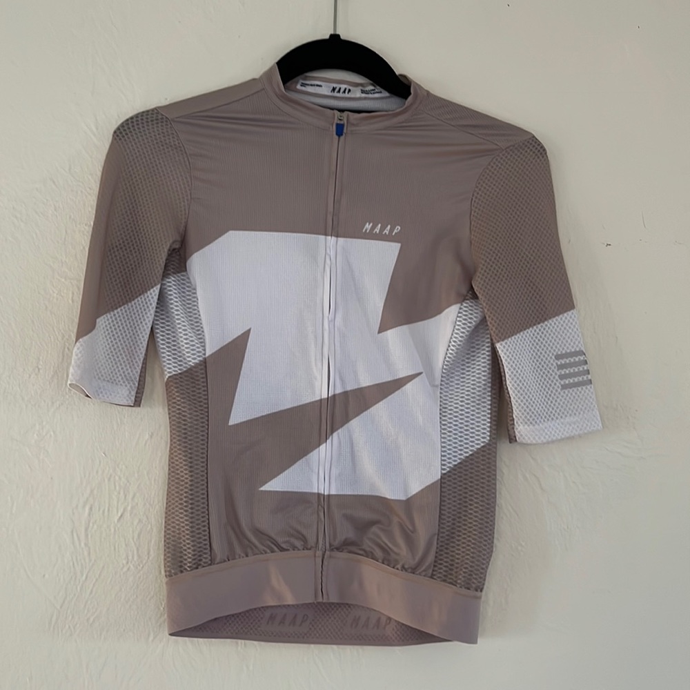 Women’s MAAP cycling jersey